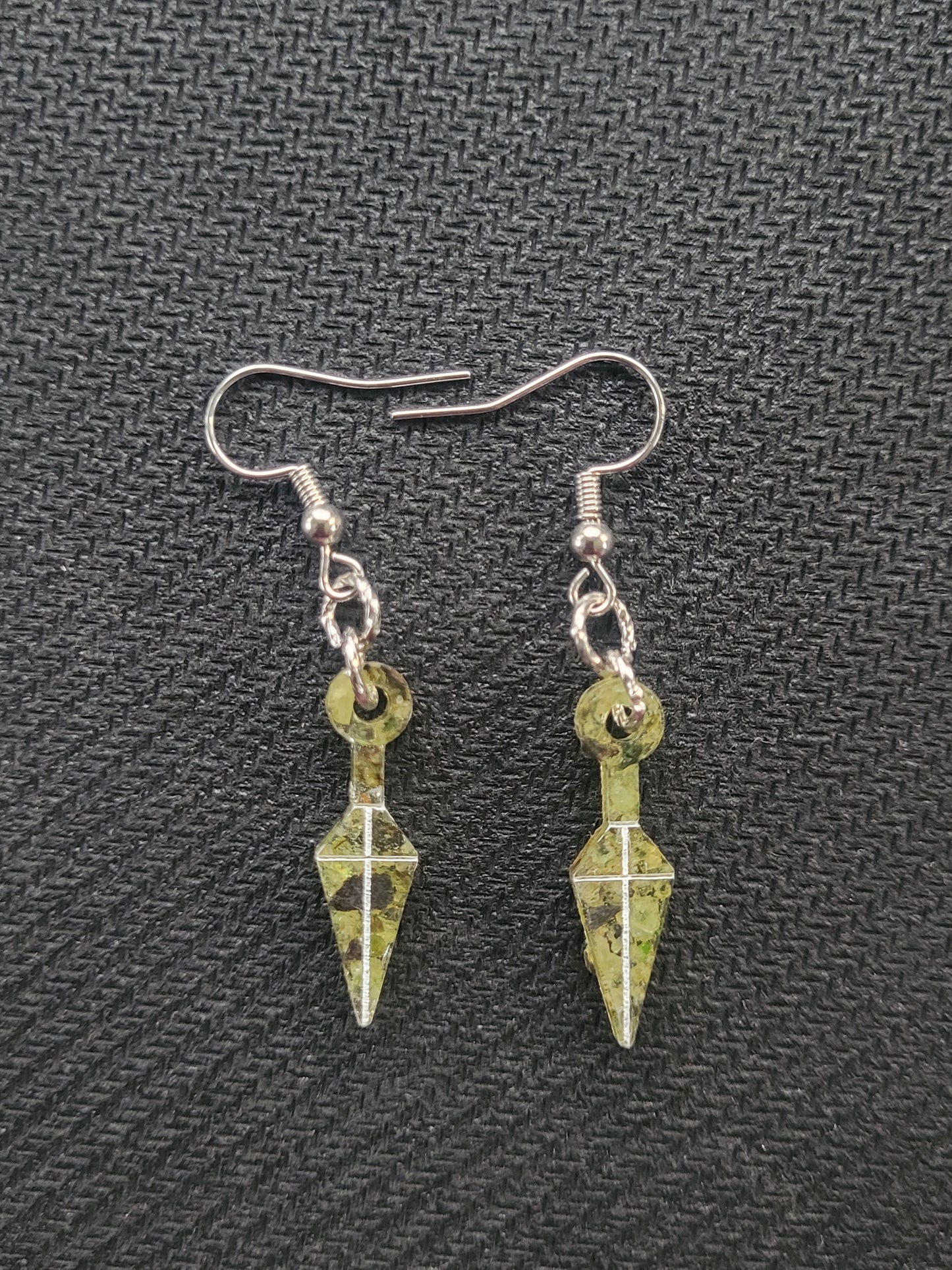 Small Paridot Kunai Earrings